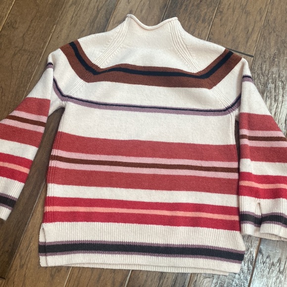 Loft petite sweater - Picture 10 of 11